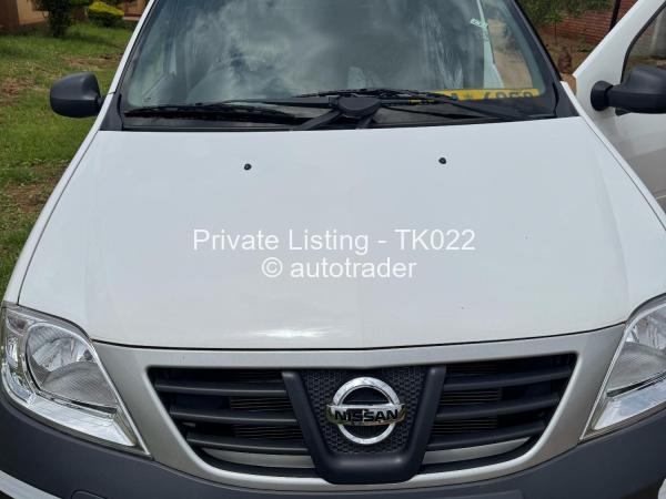 2023 - Nissan  NP200