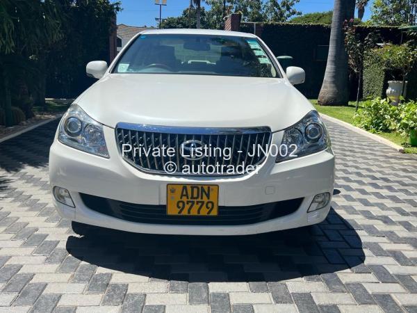 2011 - Toyota  Crown