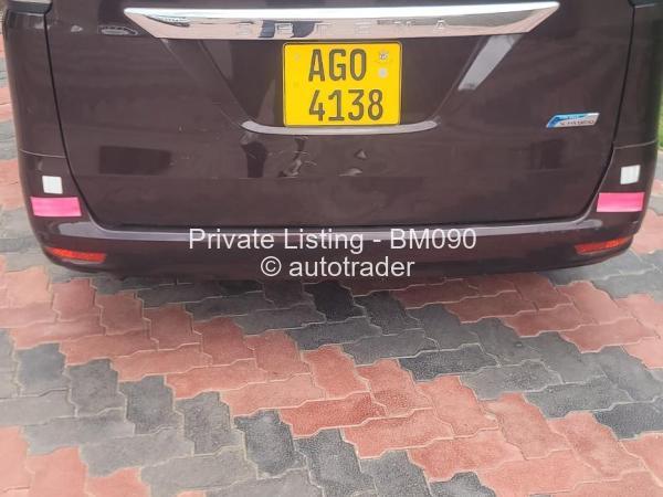 2015 - Nissan  Serena