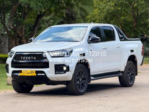 2022 - Toyota  Hilux