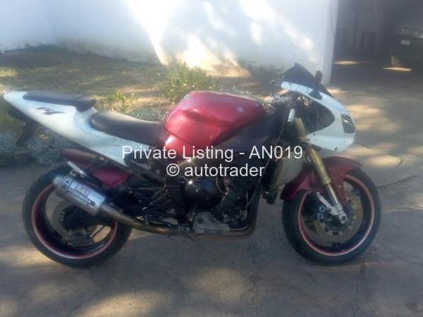 1998 - Yamaha yzf r1 1000cc