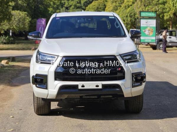 2023 - Toyota  Hilux