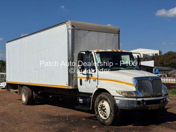 2002 - International 4000