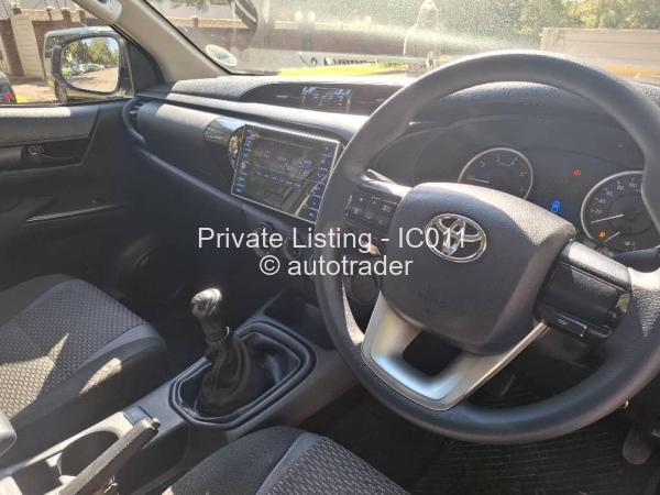 2017 - Toyota  Hilux