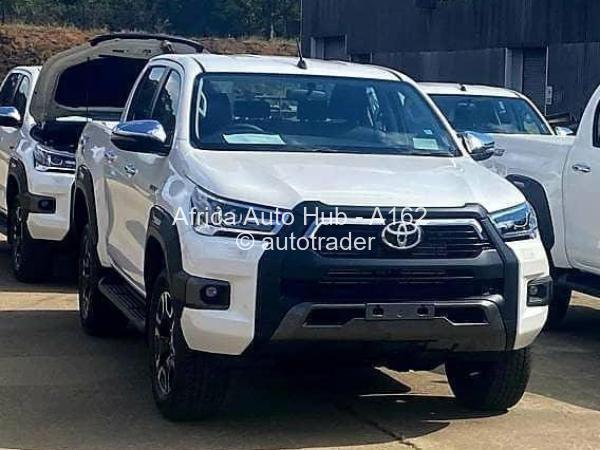 2024 - Toyota  Hilux