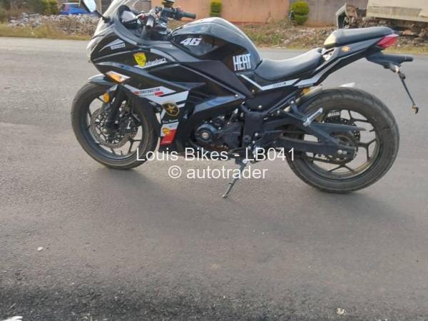 2021 - Kawasaki MT400cc