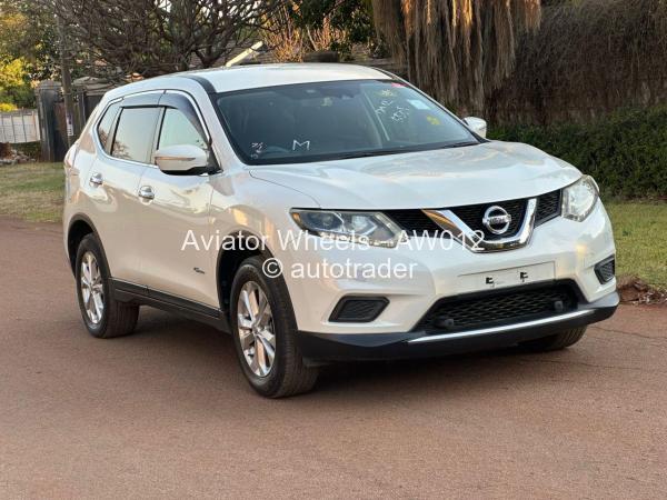 2016 - Nissan  X-Trail