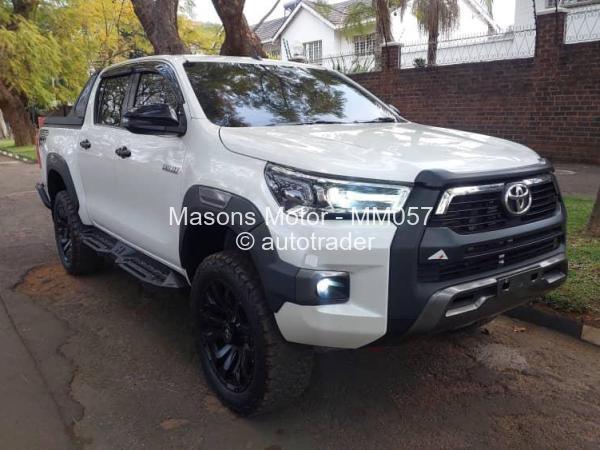 2021 - Toyota  Hilux