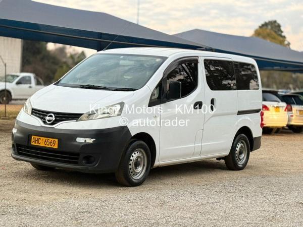 2015 - Nissan  NV200