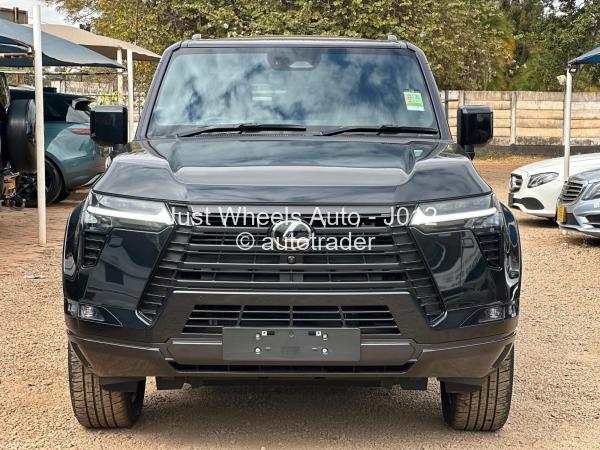 2025 - Lexus  GX550