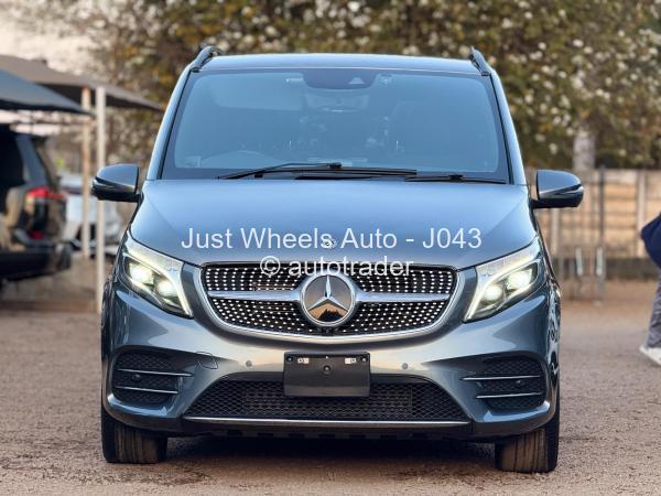 2022 - Mercedes Benz V-Class