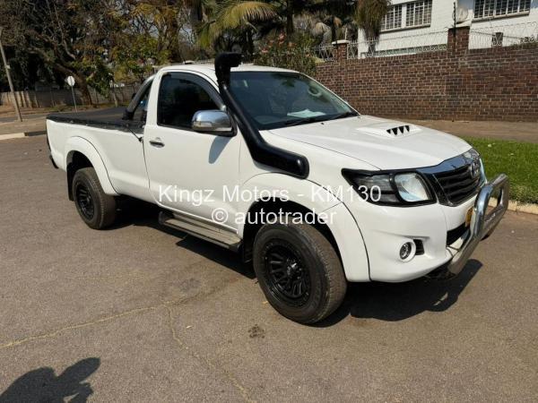 2015 - Toyota  Hilux