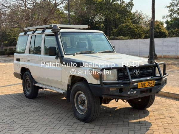 2009 - Toyota  Land Cruiser 76
