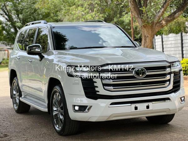 2023 - Toyota  Landcruiser 300 ZX