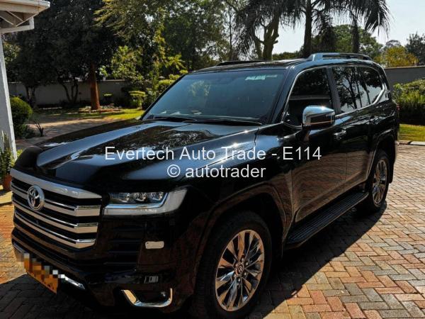 2022 - Toyota  Land cruiser 300 VX-R