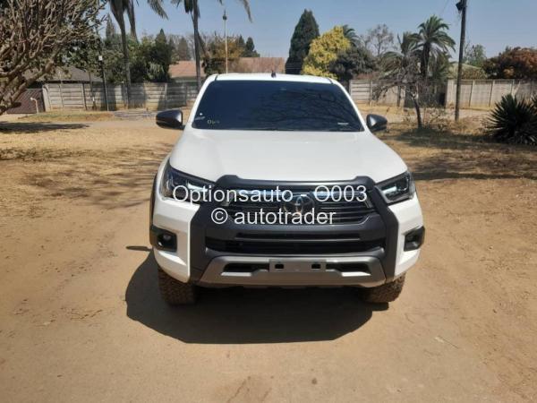 2021 - Toyota  HILUX REVO