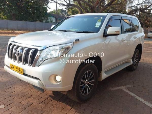 2017 - Toyota  Land Cruiser Prado