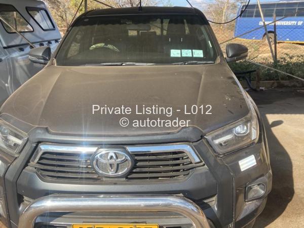 2022 - Toyota  Hilux