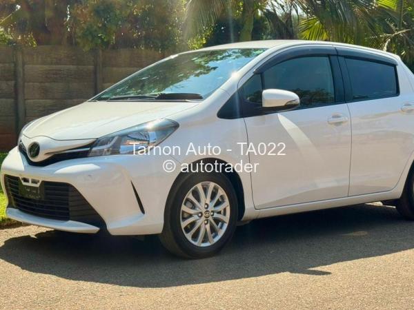 2015 - Toyota  Vitz