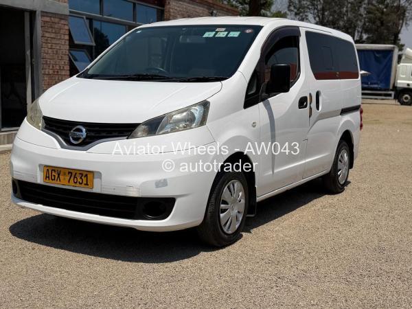 2015 - Nissan  NV200
