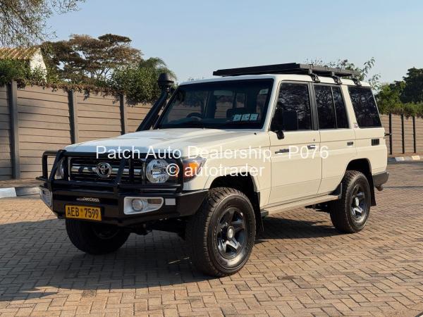 2018 - Toyota  Land Cruiser 76