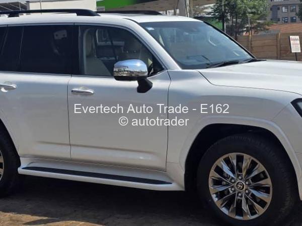 2023 - Toyota  Land Cruiser 300