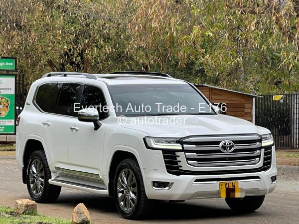 2022 - Toyota  Land Cruiser 300