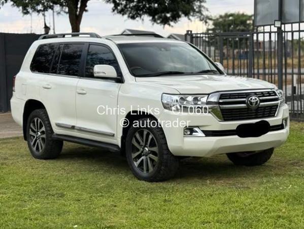 2018 - Toyota  Land Cruiser 200