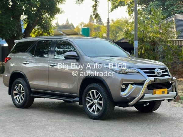 2019 - Toyota  Fortuner