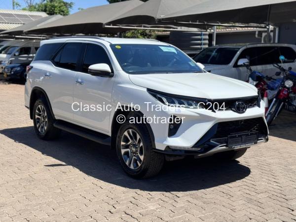 2025 - Toyota  Fortuner