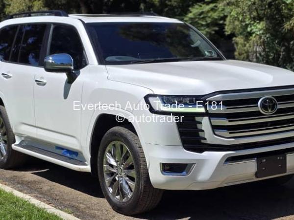 2025 - Toyota  Landcruiser 300 ZX