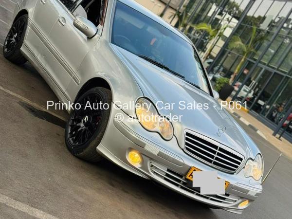 2009 - Mercedes Benz C-Class