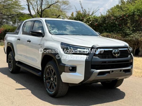 2016 - Toyota  Hilux