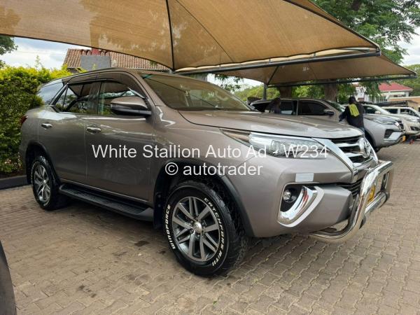 2018 - Toyota  Fortuner