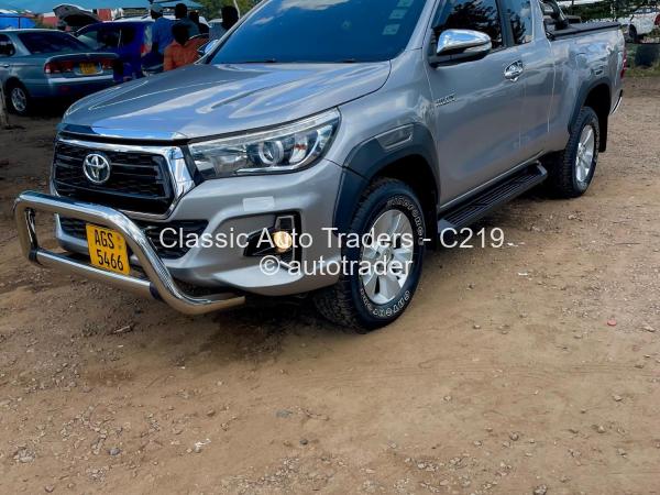 2017 - Toyota  Hilux