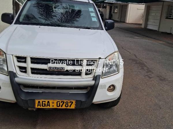 2011 - Isuzu  Kb