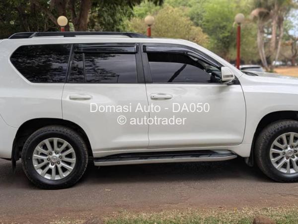 2013 - Toyota  Land Cruiser