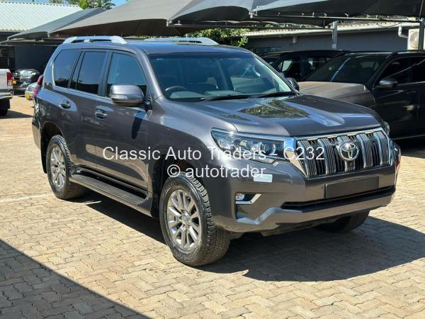 2020 - Toyota  Land Cruiser