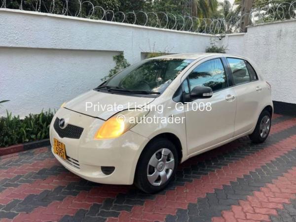 2005 - Toyota  Vitz