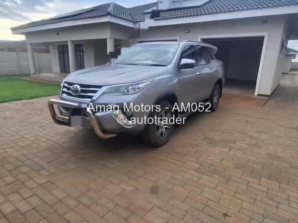2019 - Toyota  Hilux