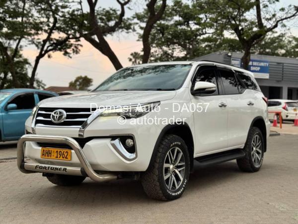 2017 - Toyota  Fortuner