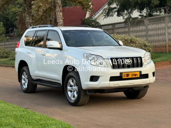 2012 - Toyota  Land Cruiser Prado