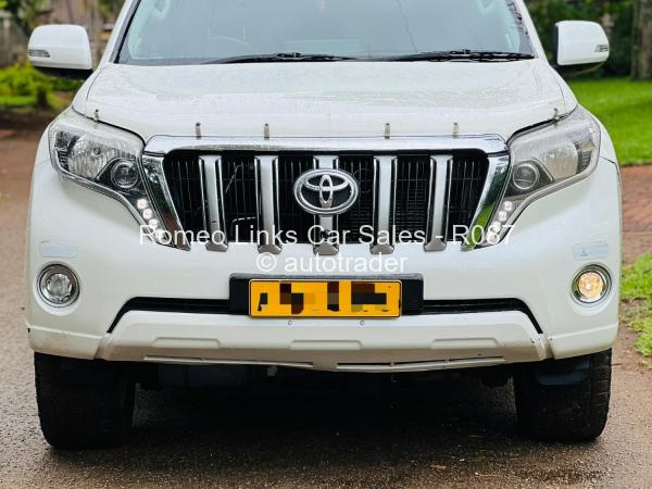 2014 - Toyota  PRADO VX