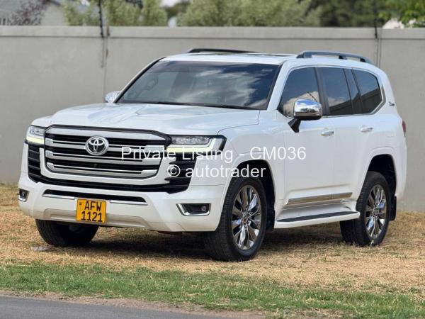 2022 - Toyota  Land Cruiser