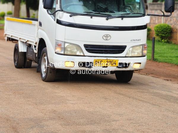 2005 - Toyota  Dyna 150