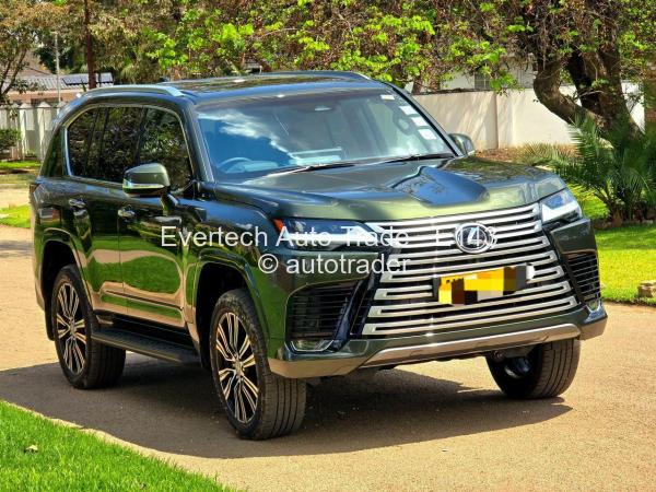 2025 - Lexus  LX 500D