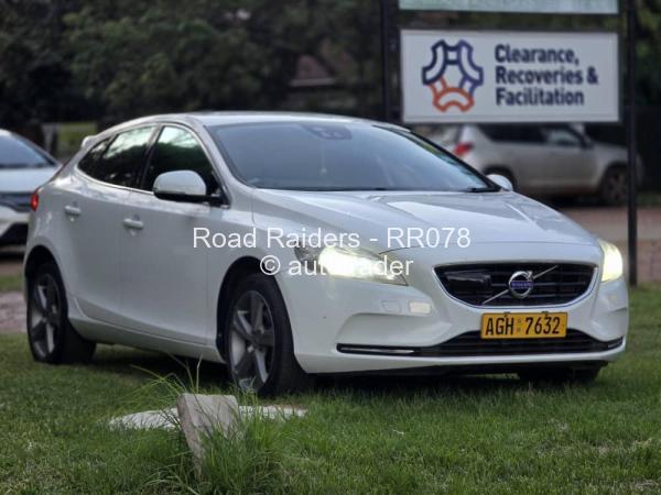 2015 - Volvo  V40