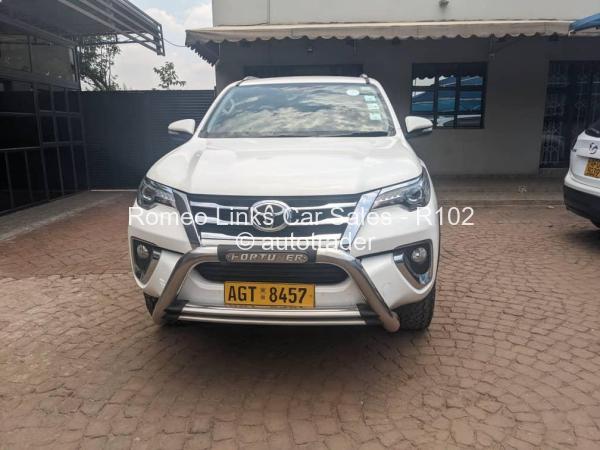 2018 - Toyota  Fortuner
