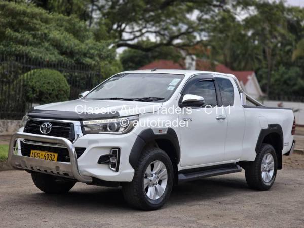 2018 - Toyota  Hilux