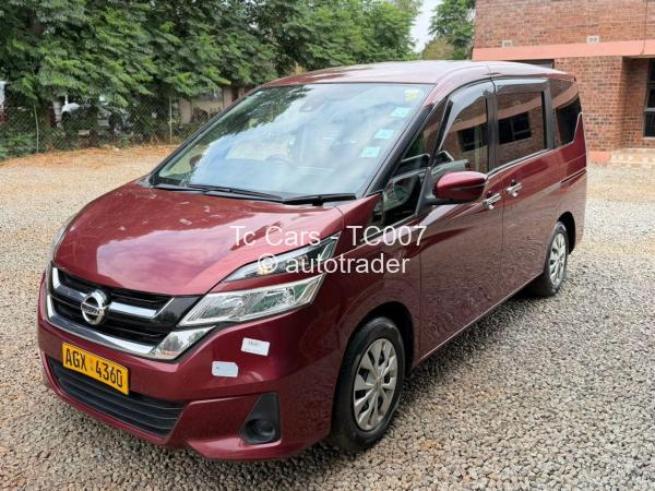 2017 - Nissan  Serena